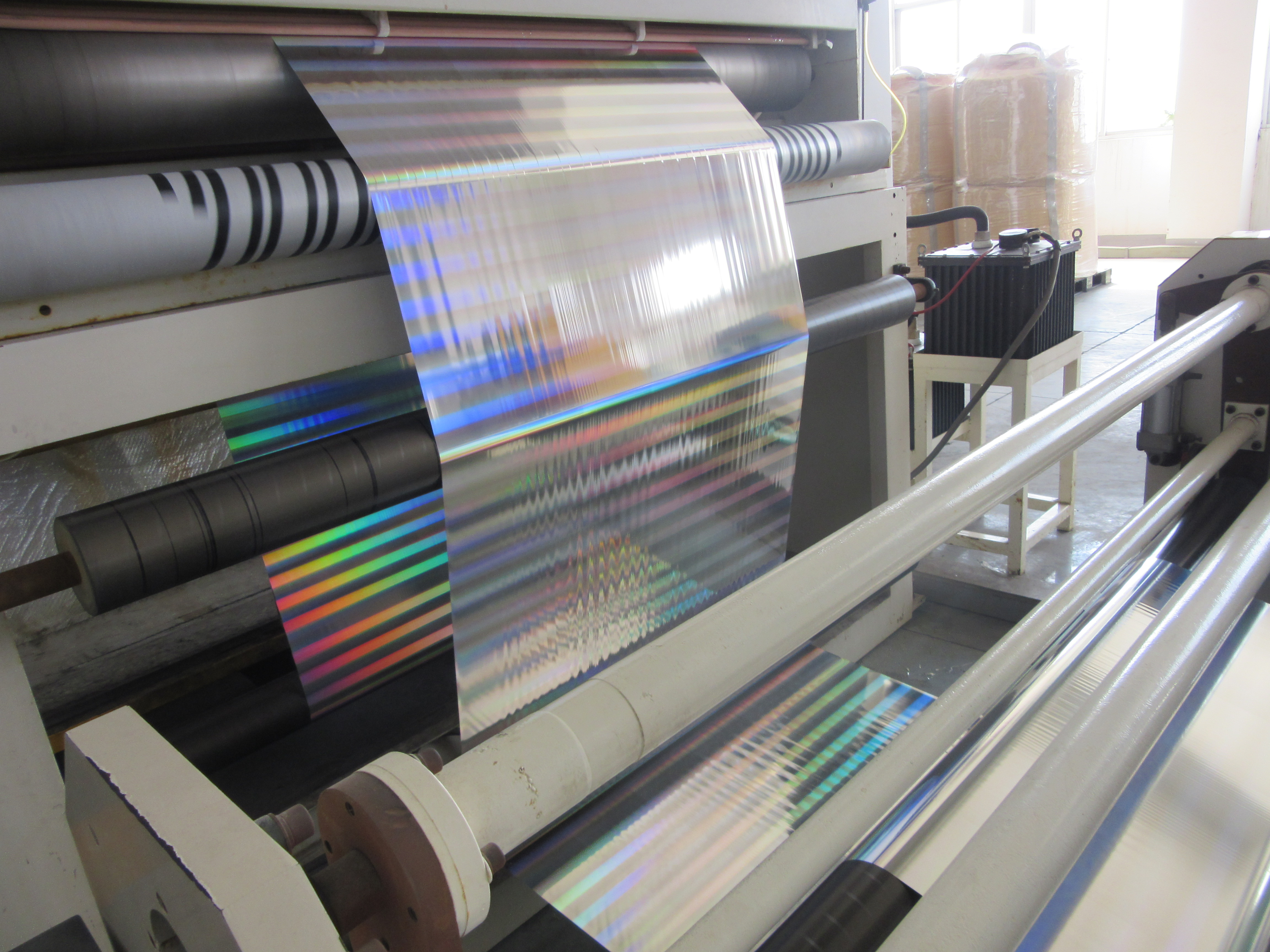 Ang Dichroic Thermal Lamination Film ay Muling Tinutukoy ang Kahusayan sa Pag-print